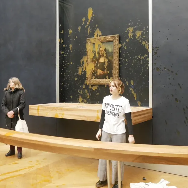 Mona Lisa a polievka protesty
